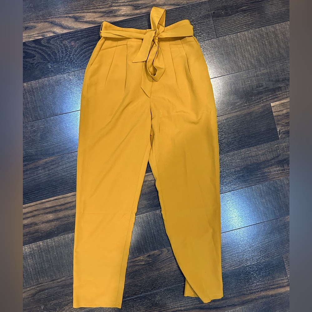 Forever 21 new size small pants